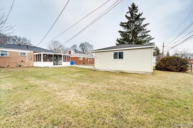 32536 Warner Drive, Warren, MI 48092