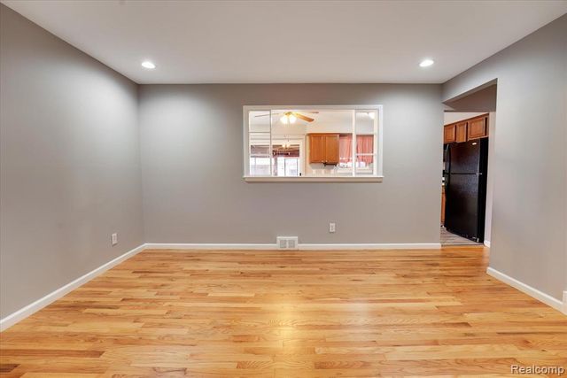 32536 Warner Drive, Warren, MI 48092