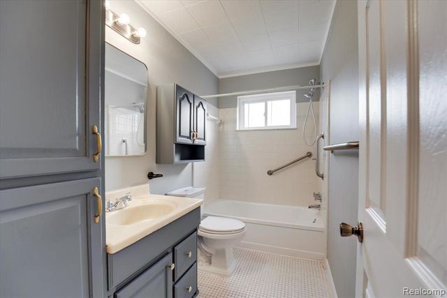 32536 Warner Drive, Warren, MI 48092