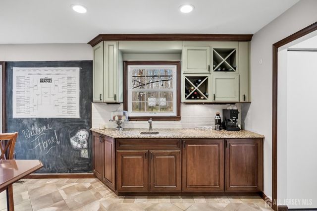 1 Garvey Drive, Monroe, NJ 08831