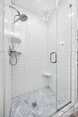 1 Garvey Drive, Monroe, NJ 08831