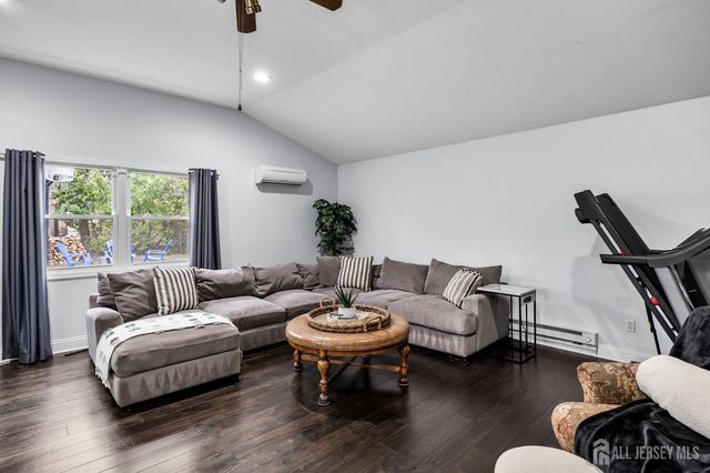 1 Garvey Drive, Monroe, NJ 08831