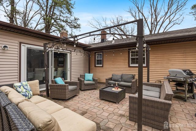 1 Garvey Drive, Monroe, NJ 08831