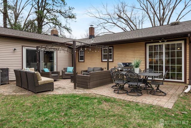 1 Garvey Drive, Monroe, NJ 08831