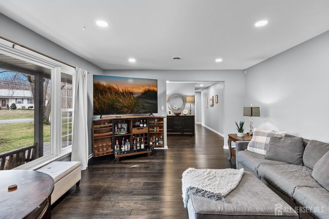 1 Garvey Drive, Monroe, NJ 08831