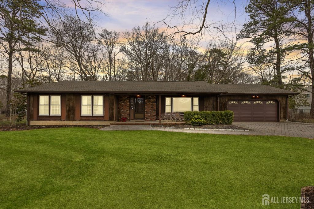 1 Garvey Drive, Monroe, NJ 08831