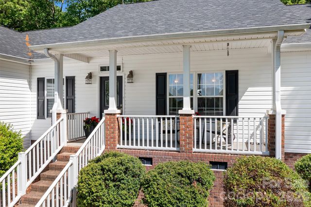 15877 Mallory Lane, Mount Pleasant, NC 28124