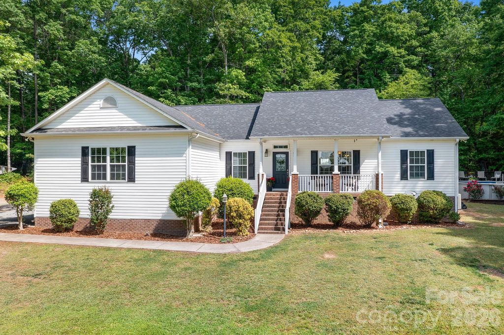 15877 Mallory Lane, Mount Pleasant, NC 28124