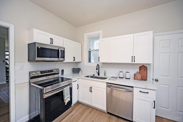 6211 Coleridge Avenue, Cincinnati, OH 45213