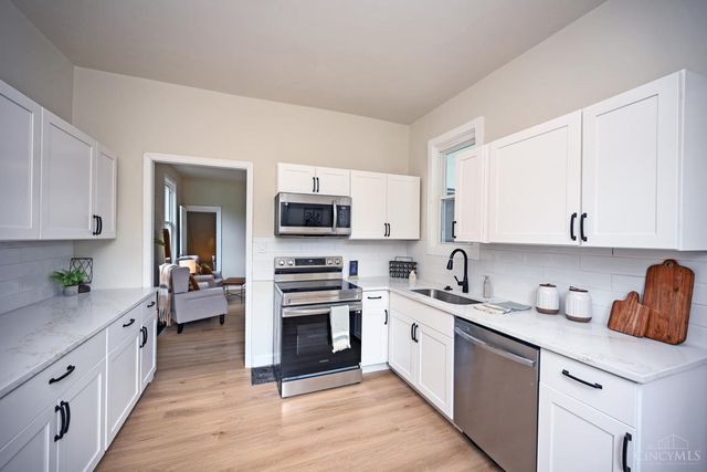 6211 Coleridge Avenue, Cincinnati, OH 45213