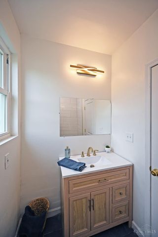 6211 Coleridge Avenue, Cincinnati, OH 45213