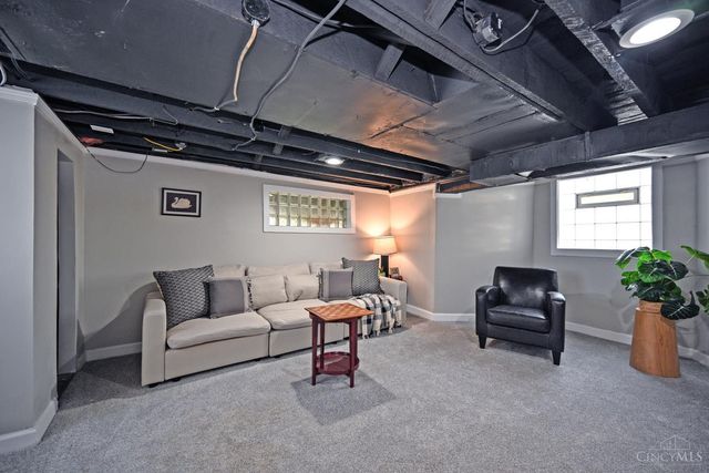 6211 Coleridge Avenue, Cincinnati, OH 45213