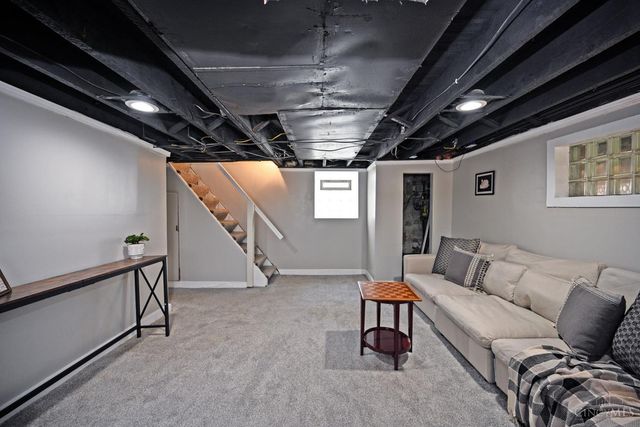 6211 Coleridge Avenue, Cincinnati, OH 45213