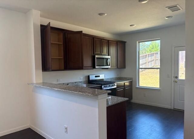 109 Chestnut Gate Drive, Willis, TX 77378