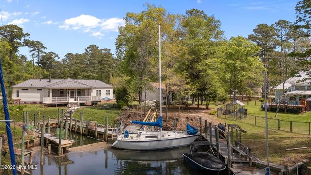 106 Whittaker Point Road, Oriental, NC 28571