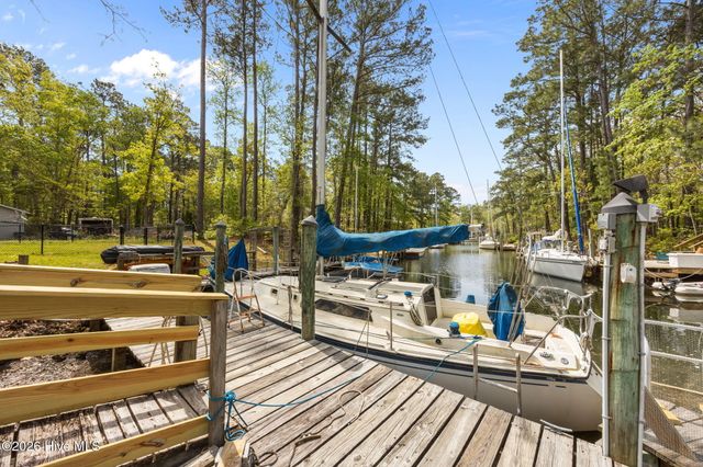 106 Whittaker Point Road, Oriental, NC 28571