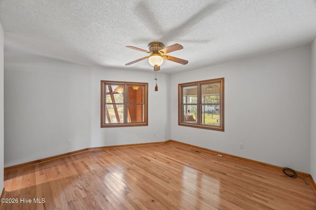 106 Whittaker Point Road, Oriental, NC 28571