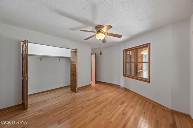 106 Whittaker Point Road, Oriental, NC 28571