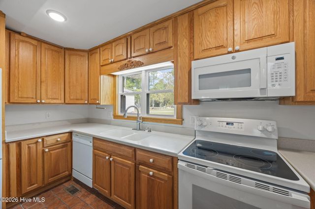 106 Whittaker Point Road, Oriental, NC 28571