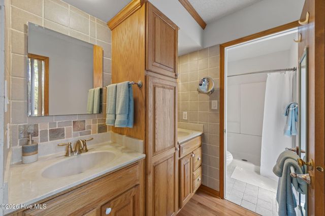 106 Whittaker Point Road, Oriental, NC 28571