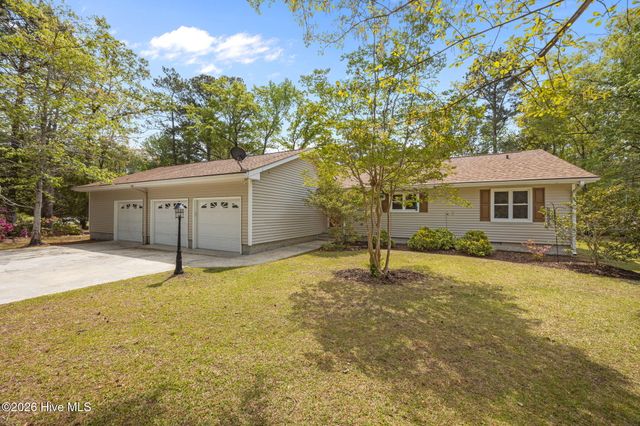 106 Whittaker Point Road, Oriental, NC 28571