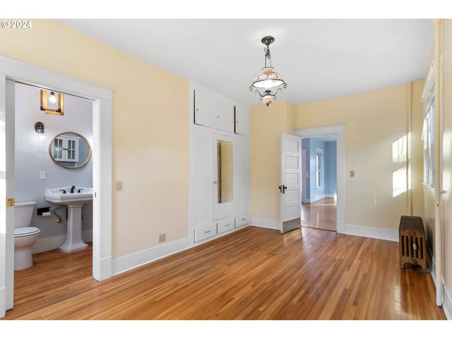 1706 OAK St, La Grande, OR 97850