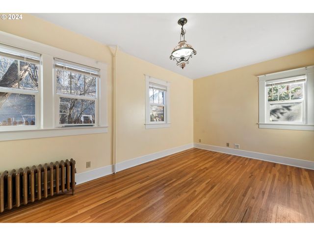 1706 OAK St, La Grande, OR 97850