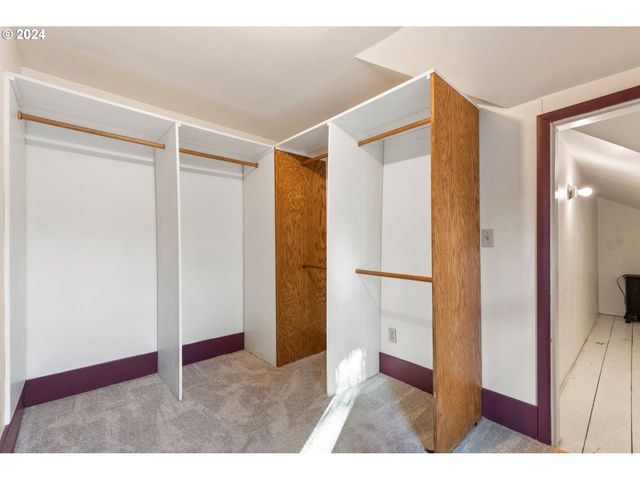 1706 OAK St, La Grande, OR 97850