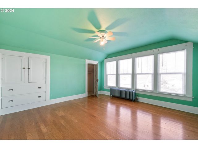 1706 OAK St, La Grande, OR 97850