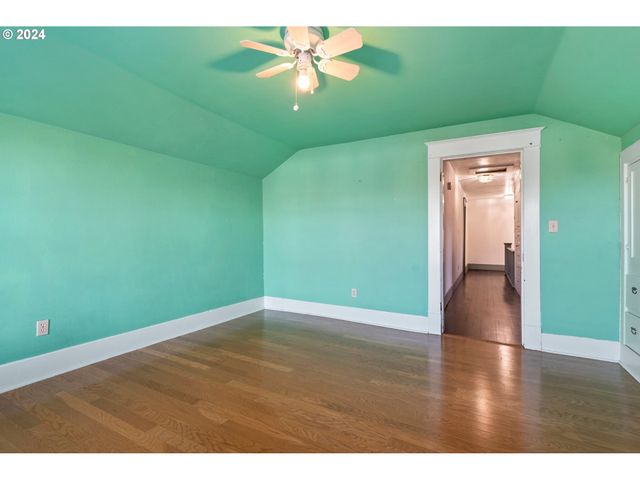 1706 OAK St, La Grande, OR 97850