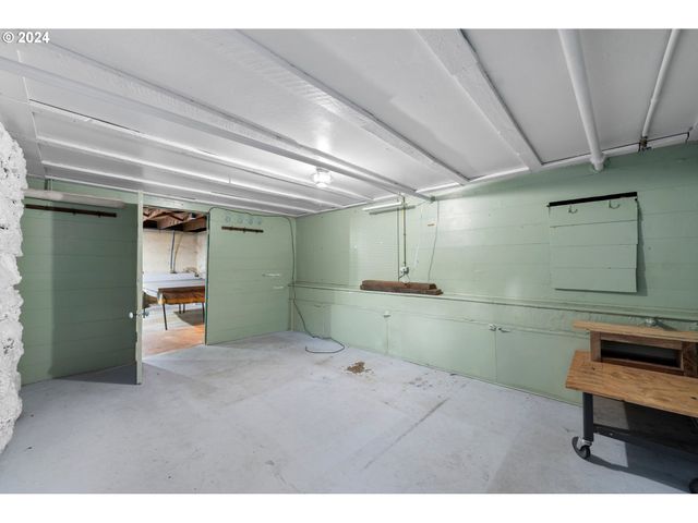 1706 OAK St, La Grande, OR 97850