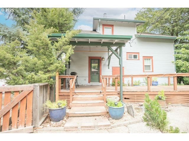 1706 OAK St, La Grande, OR 97850