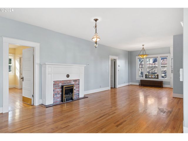 1706 OAK St, La Grande, OR 97850