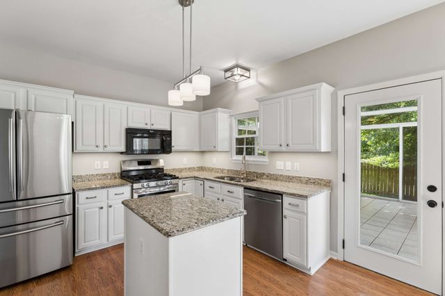 6217 Deerbrook Dr, Nashville, TN 37221