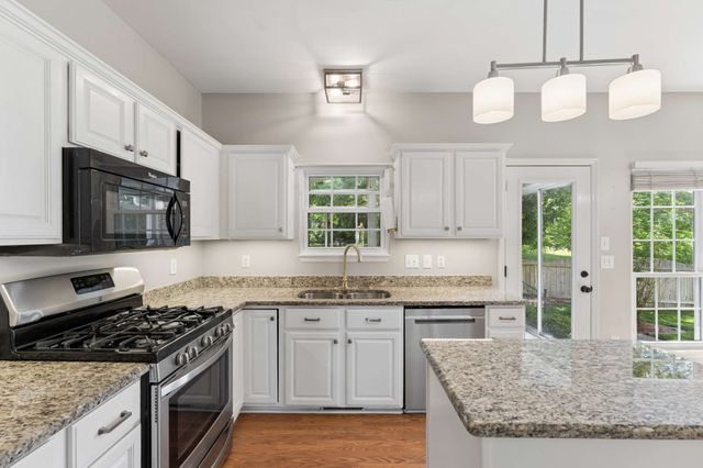 6217 Deerbrook Dr, Nashville, TN 37221