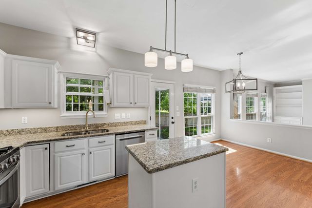 6217 Deerbrook Dr, Nashville, TN 37221