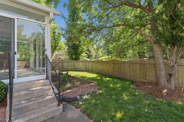 6217 Deerbrook Dr, Nashville, TN 37221