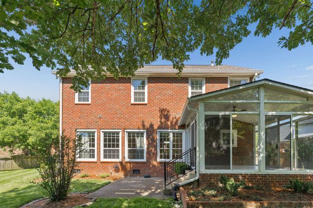 6217 Deerbrook Dr, Nashville, TN 37221