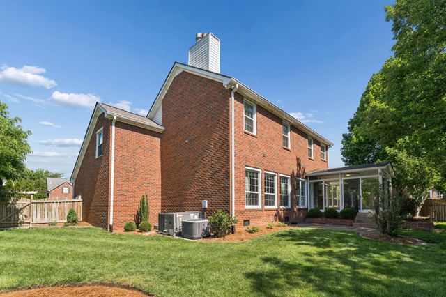 6217 Deerbrook Dr, Nashville, TN 37221