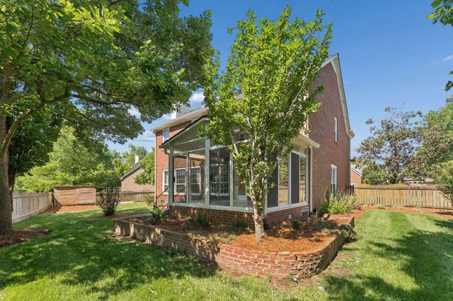 6217 Deerbrook Dr, Nashville, TN 37221