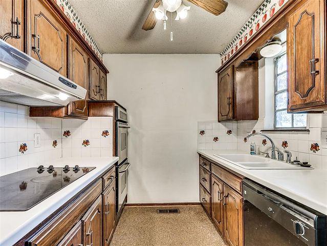 21370 N Rockwell Avenue, Edmond, OK 73012