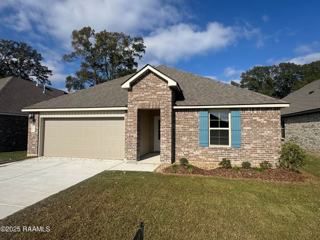 325 White Pine Drive, Lafayette, LA 70501