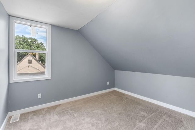 654 Winslow Avenue, Saint Paul, MN 55107