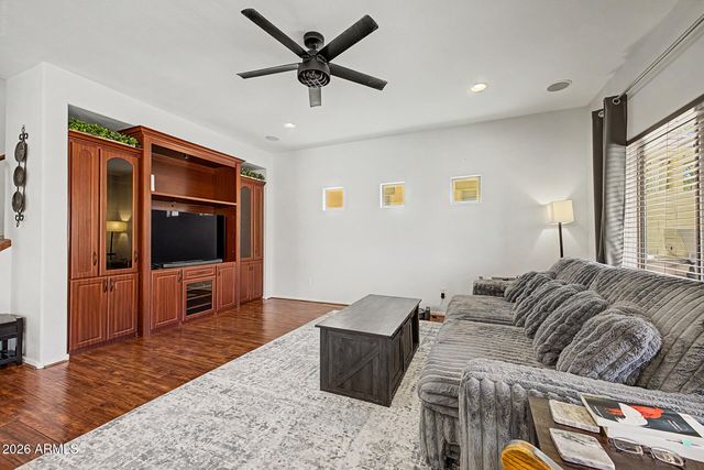 2417 W Barwick Drive, Phoenix, AZ 85085