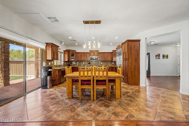 2417 W Barwick Drive, Phoenix, AZ 85085