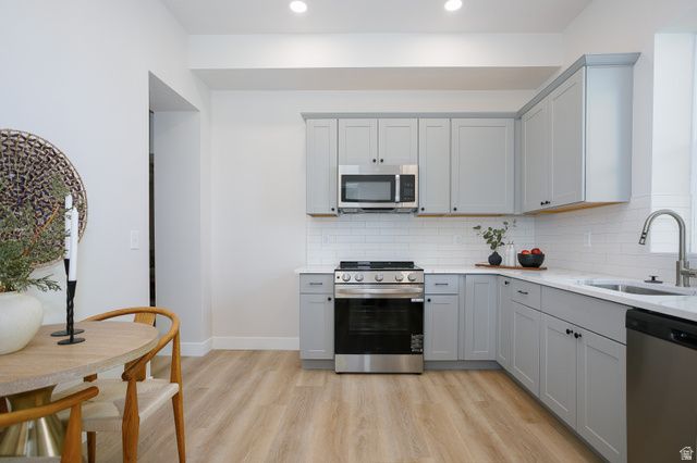 2098 W 700 S, Syracuse, UT 84075