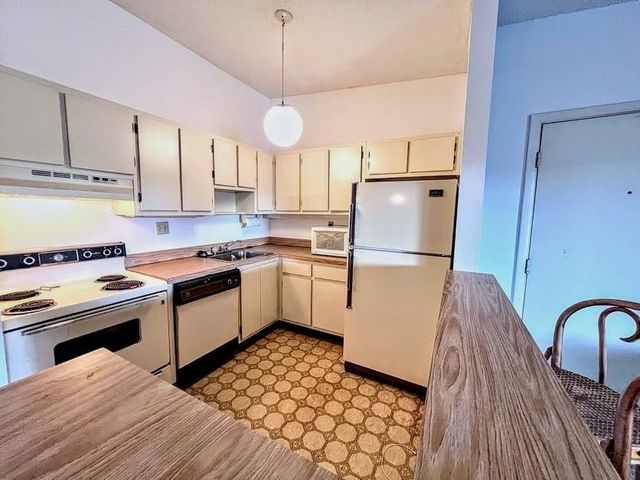 9403 W McNab Road 201, Fort Lauderdale, FL 33321