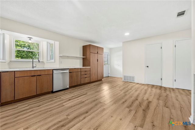 225 Lonely Oaks Lane, Killeen, TX 76542