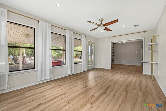 225 Lonely Oaks Lane, Killeen, TX 76542