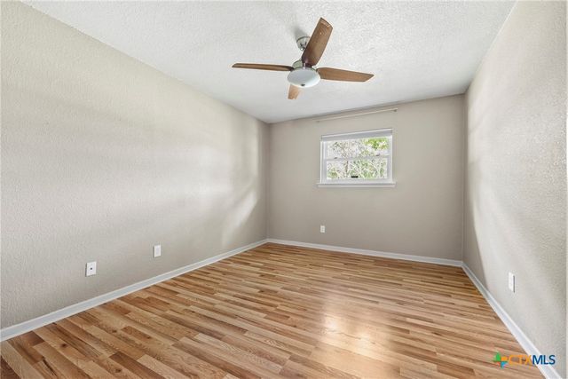 225 Lonely Oaks Lane, Killeen, TX 76542